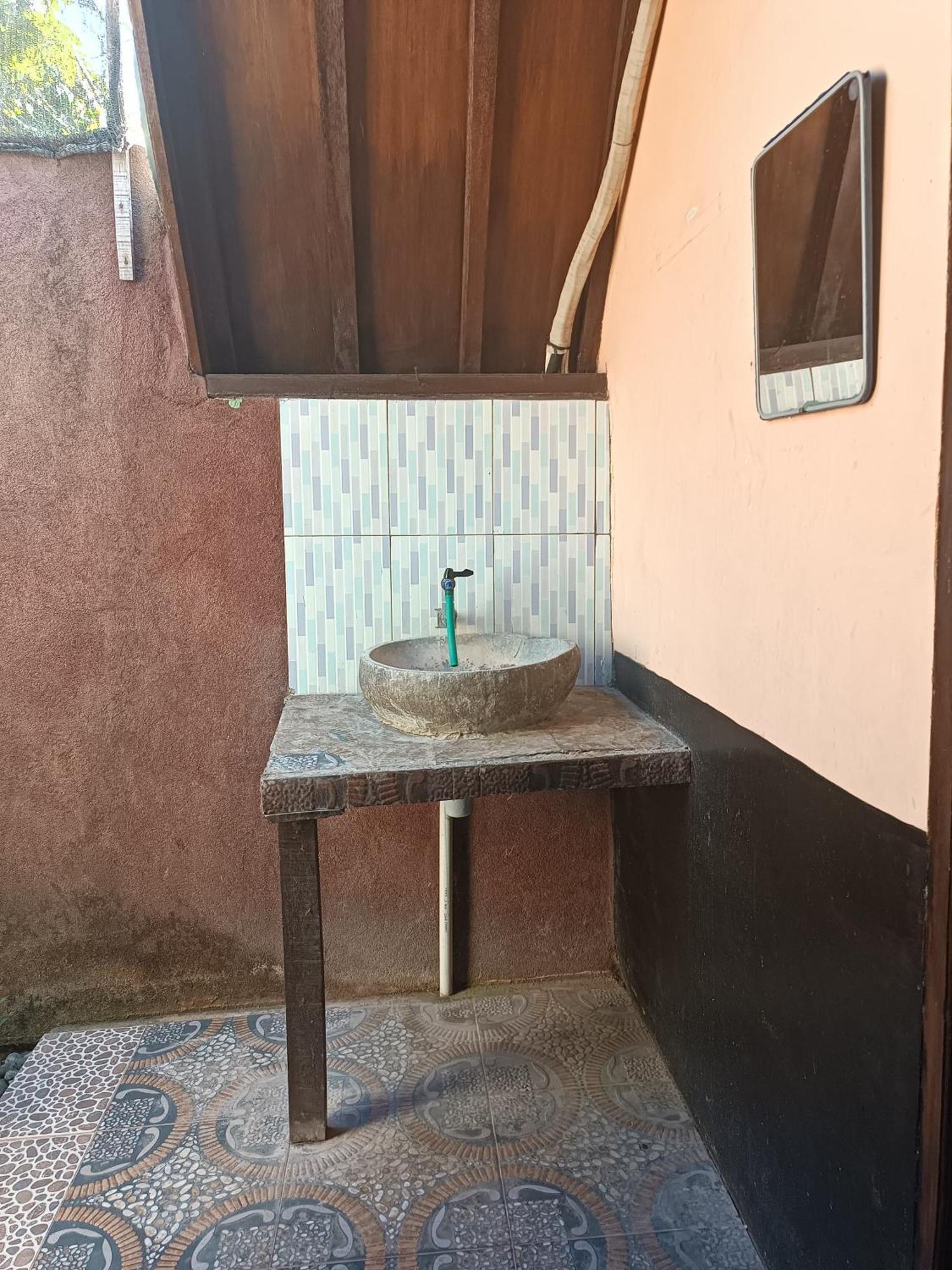 Solla_Homestay غيلي آير المظهر الخارجي الصورة